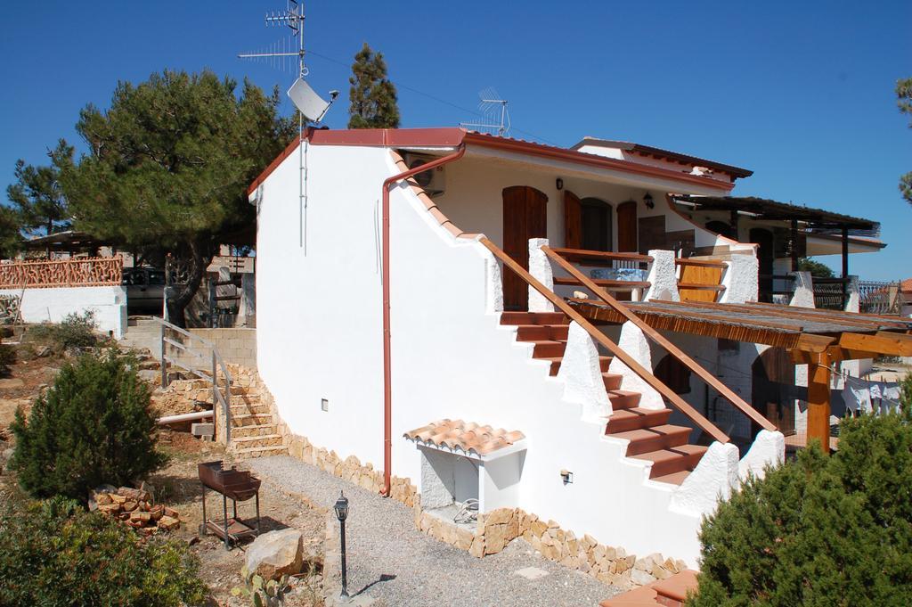 Apartments Casa Vacanze Porto Pino Exterior photo